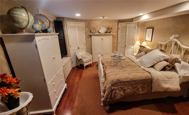 Montclair Bed & Breakfast Bedroom